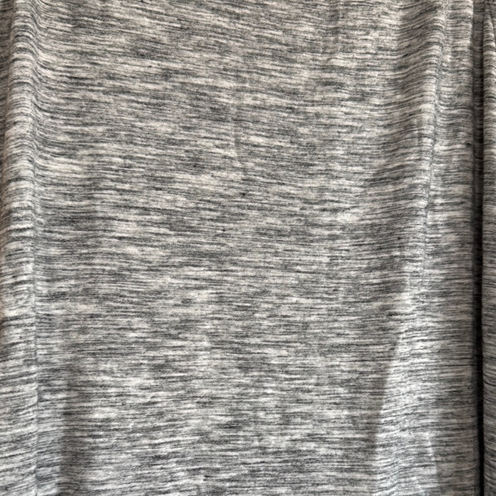 Gray Sleeveless Top - Picture 5 of 5